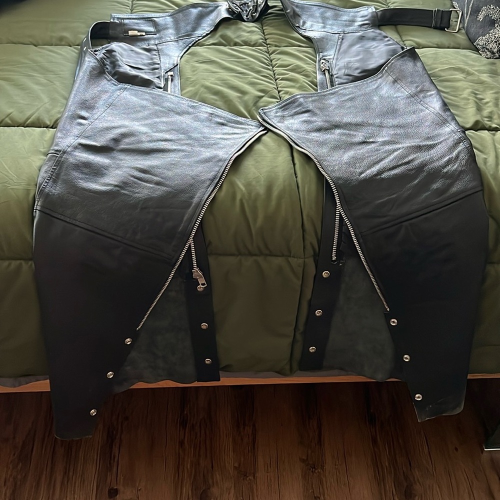 Leather motorcycle chaps